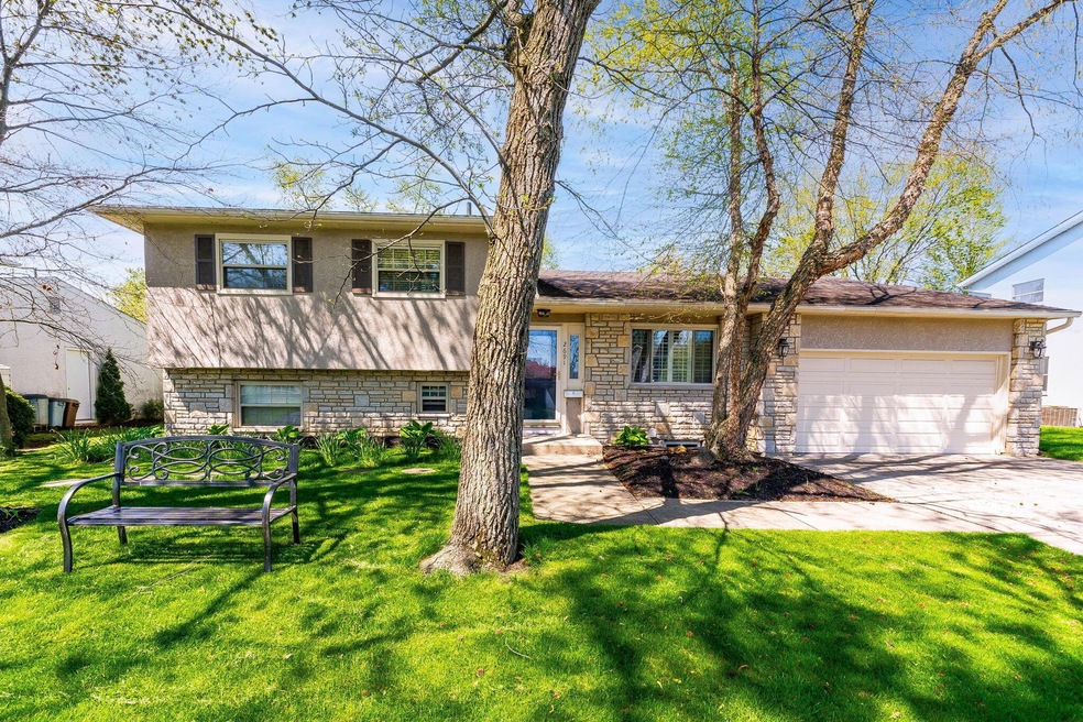 2691 Montcalm Rd, Columbus, OH 43221 - photo 1