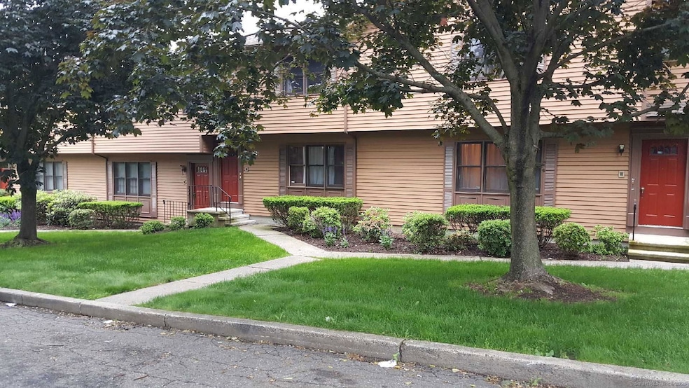 405 Glendale Ave unit A3, Bridgeport, CT 06606 - photo 1