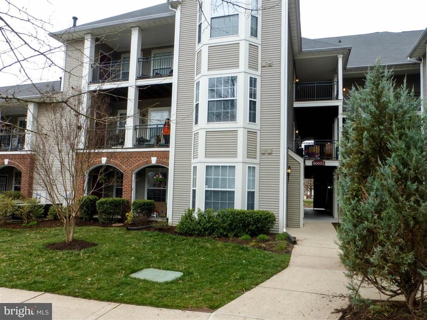 46602 Ellicott Square unit 100, Sterling, VA 20165 - photo 1