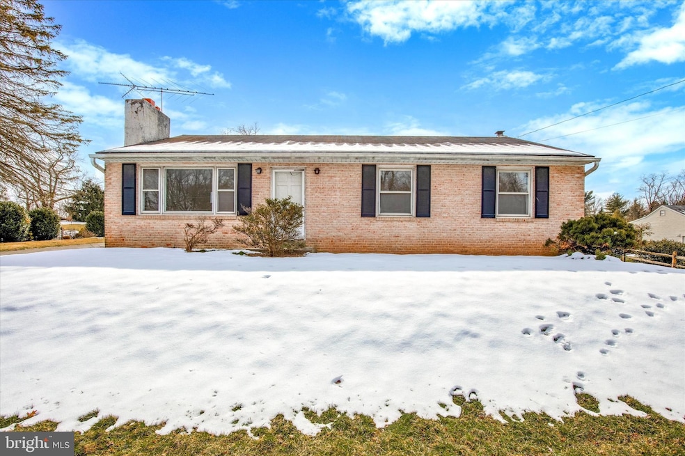 416 Pawlings Rd, Phoenixville, PA 19460 - photo 1