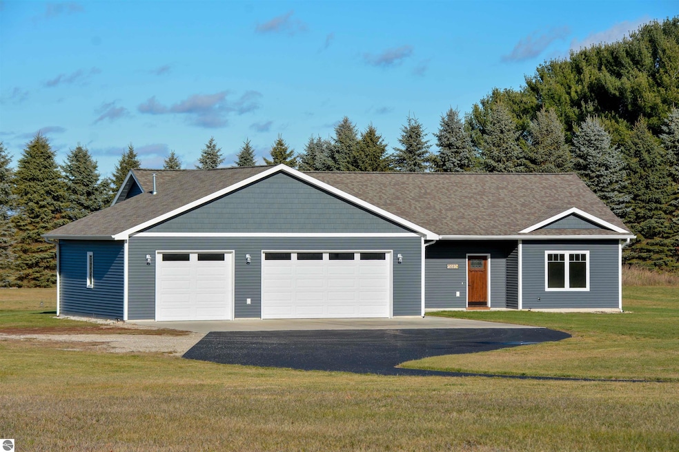 5597 Timber Flats Dr, Kingsley, MI 49649 - photo 1