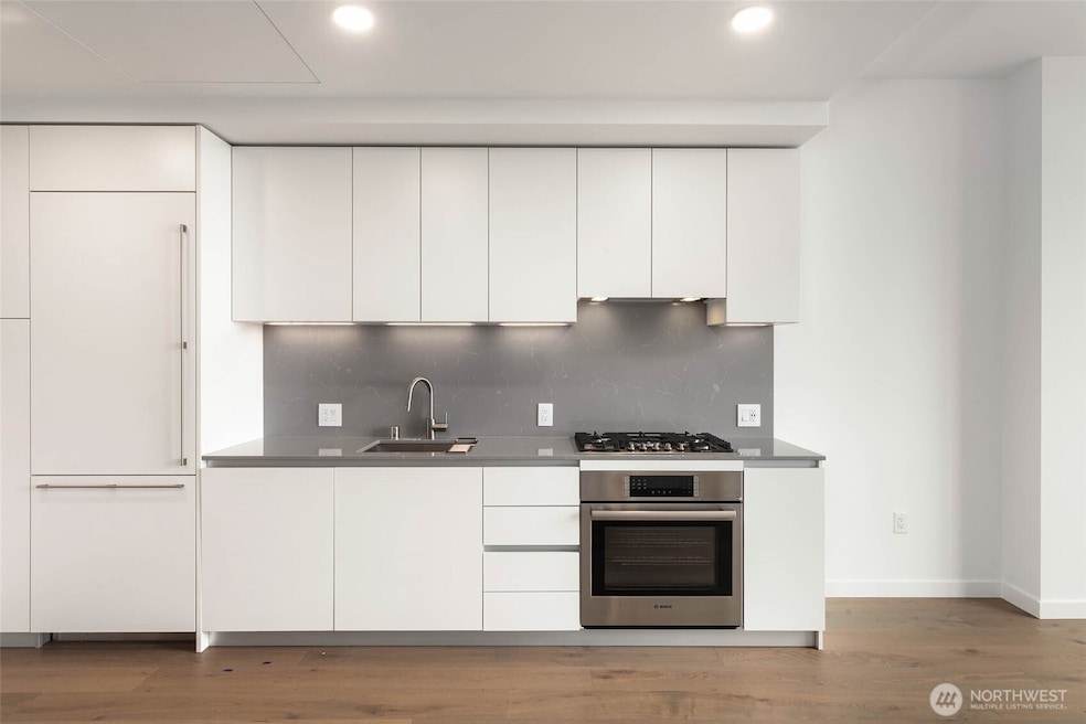 Mari unit 911, Bellevue, WA 98004 - photo 1