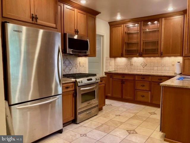 403 Bretton Place, Baltimore, MD 21218 - photo 1