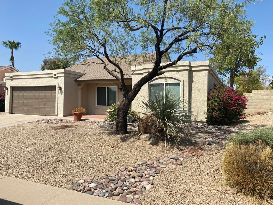 1244 E Utopia Rd, Phoenix, AZ 85024 - photo 1