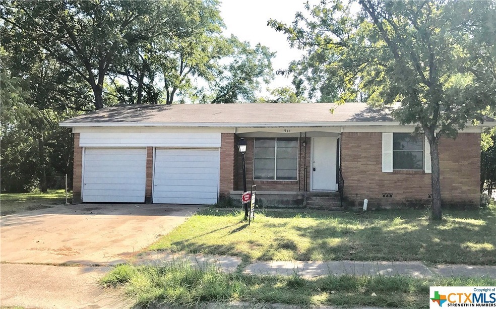 911 Little St, Copperas Cove, TX 76522 - photo 1