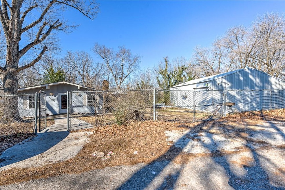 16645 Lazy Ln, Lowell, AR 72745 - photo 1