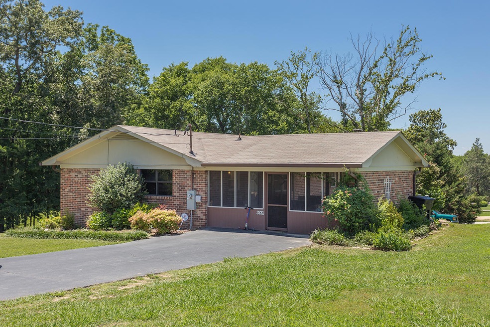 3731 Bowman Hills Cir, Cleveland, TN 37312 - photo 1