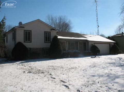 7220 Partridge Dr, Flushing, MI 48433 - photo 1