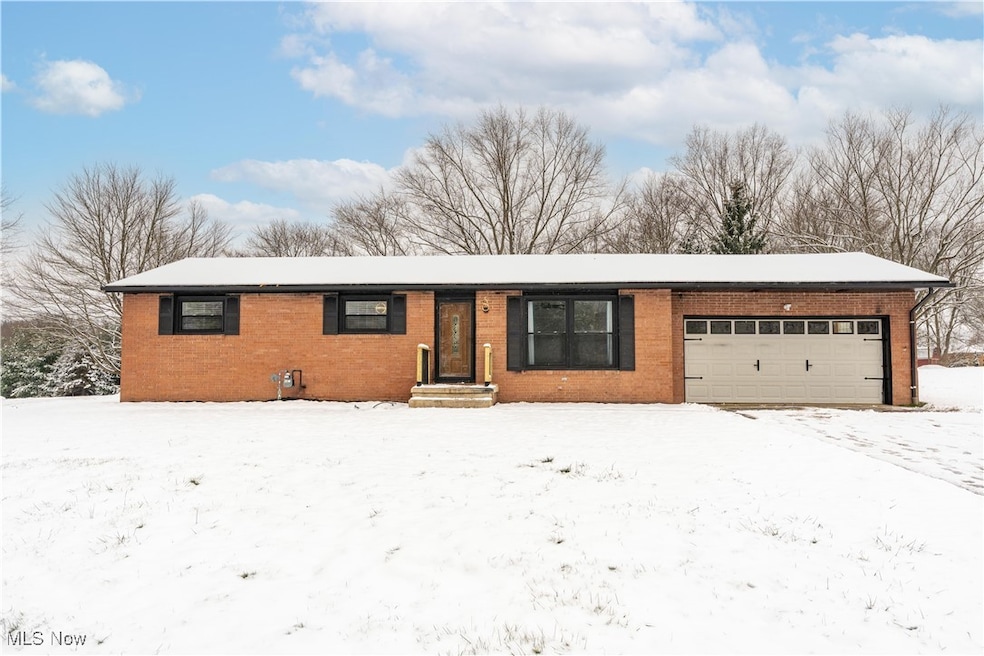 4696 Hurless Dr SW, Canton, OH 44706 - photo 1