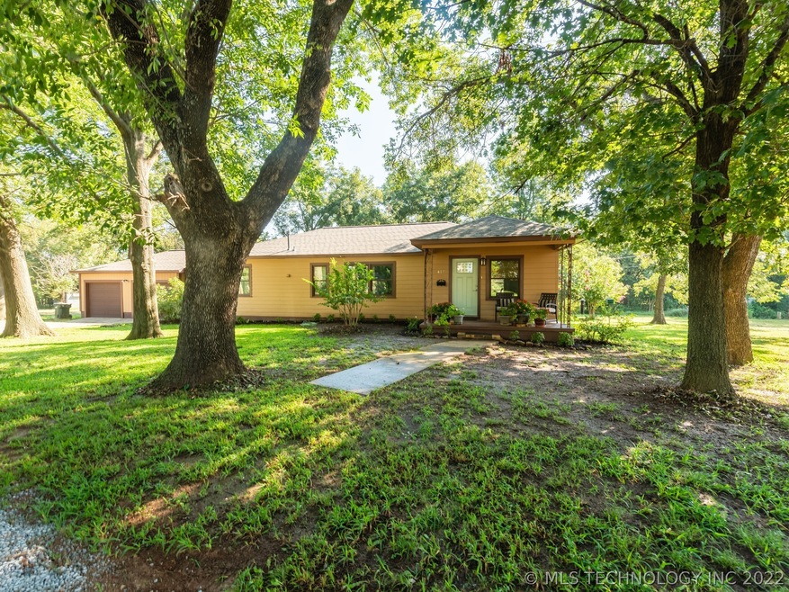 417 N Vine Ave, Cleveland, OK 74020 - photo 1