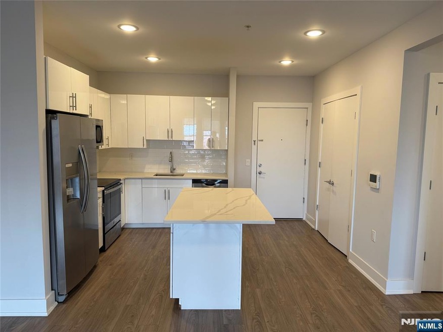 1685 Bergen Blvd unit 407, Fort Lee, NJ 07024 - photo 1