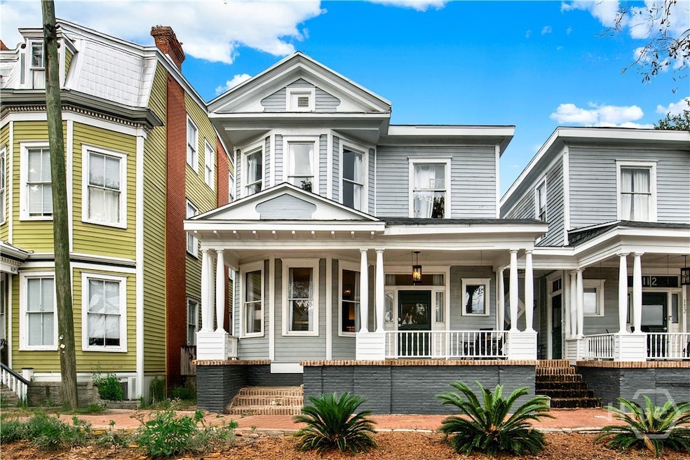 118 W Waldburg St, Savannah, GA 31401 - photo 1