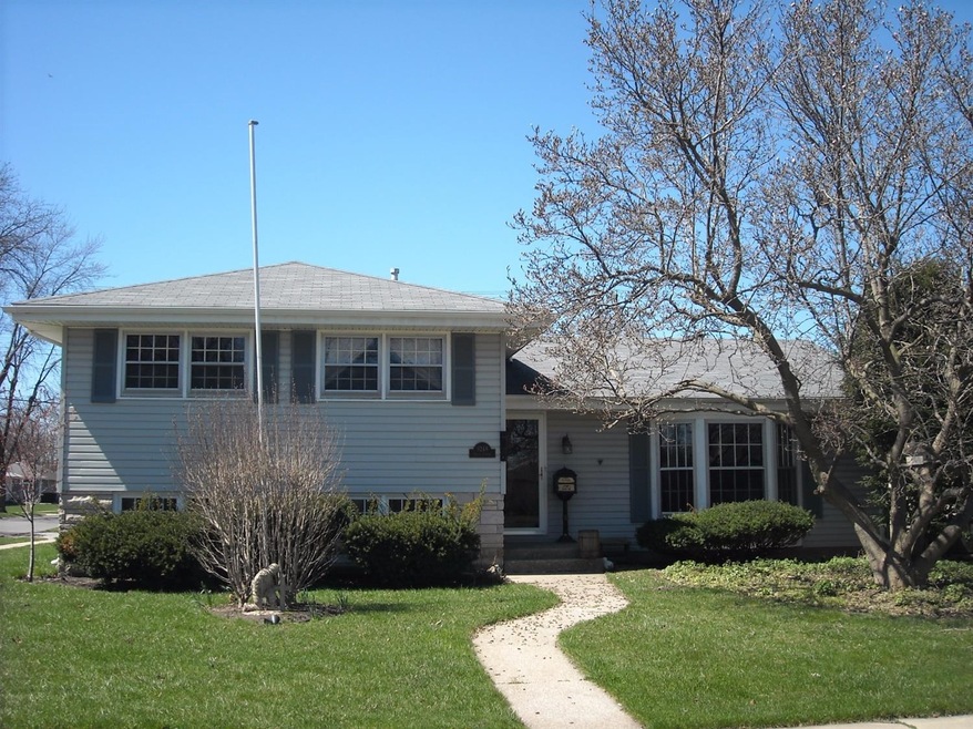 9248 Grace St, Highland, IN 46322 - photo 1