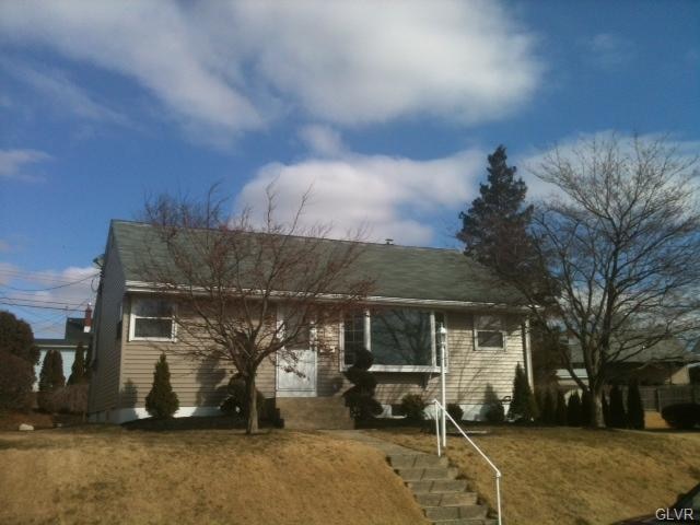 1524 Dale Ln, Bethlehem, PA 18018 - photo 1