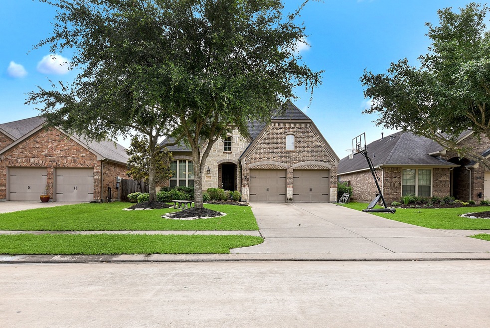 Welcome to 2911 Helding Park Ct, located in the desirable Firethorne community and zoned to the award-winning Katy ISD. This home features 4 bedrooms, 3 bathrooms, and an upstairs game room. It will be move-in ready by the week of May 20th, complete with fresh paint and new carpet.