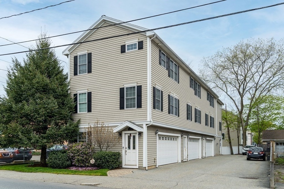 39 Bacon St unit 4, Waltham, MA 02451 - photo 1