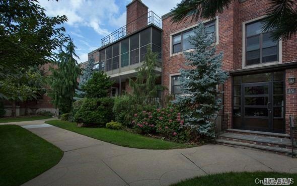 232 Cedarhurst Ave unit 22A, Cedarhurst, NY 11516 - photo 1