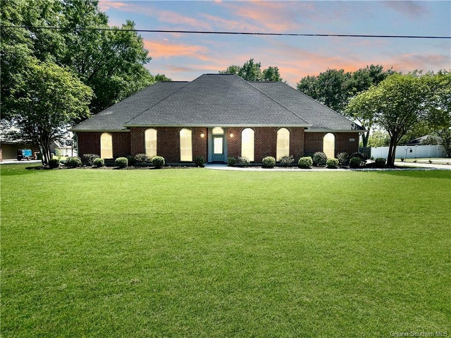 1023 S Kade Ln, Lake Charles, LA 70605 - photo 1