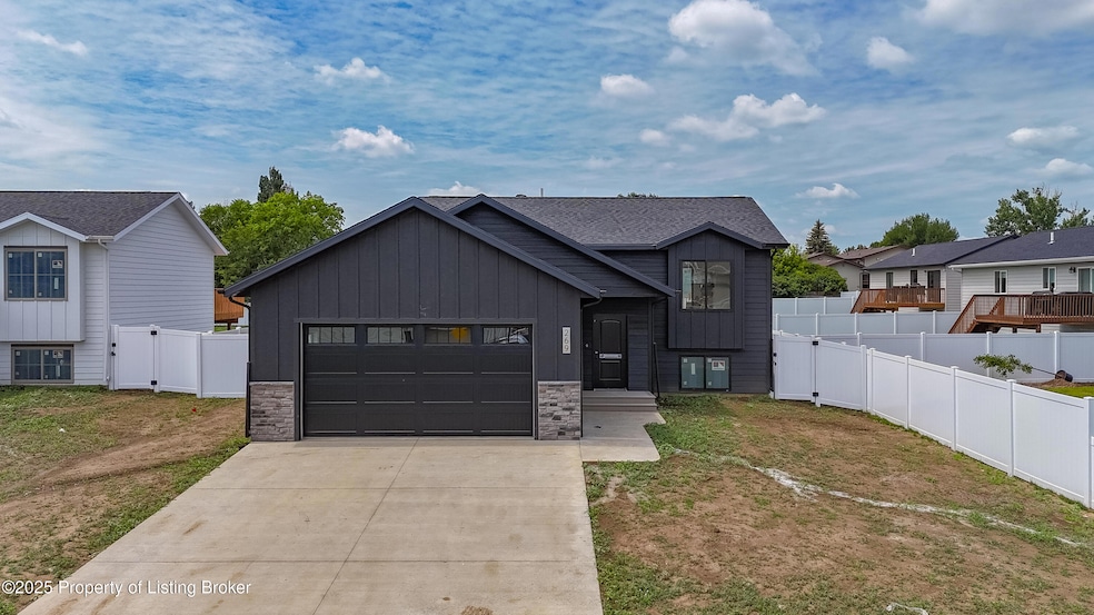 For Sale $389,900 • Co-Listing Agent