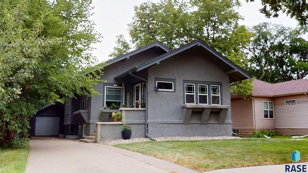 1215 3rd St, Brookings, SD 57006 - photo 1