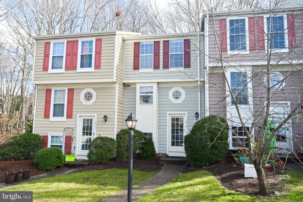 1613 Fieldthorn Dr, Reston, VA 20194 - photo 1