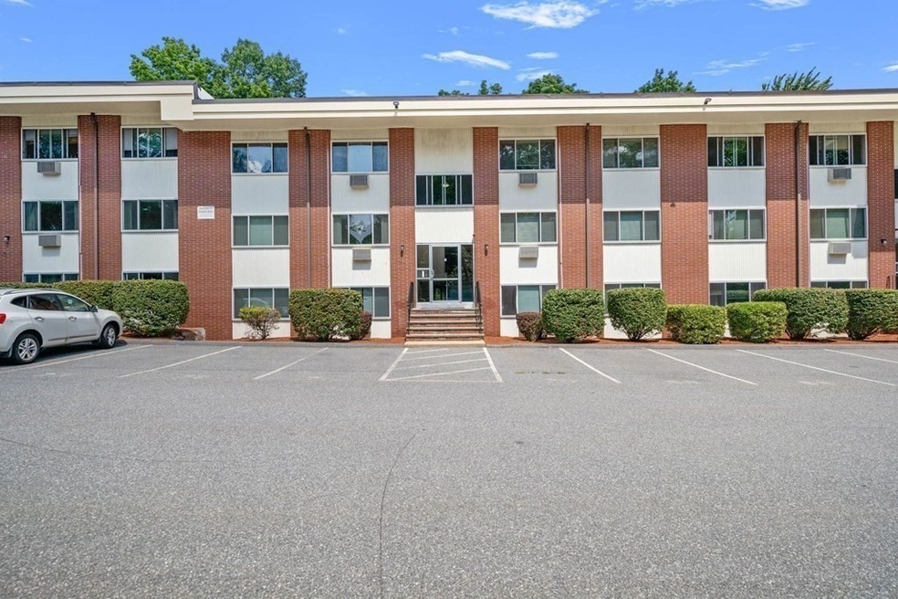 74 Beach St unit 5-8, Woburn, MA 01801 - photo 1