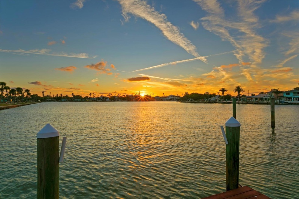 398 161st Ave, Redington Beach, FL 33708 MLS MFRU8220565