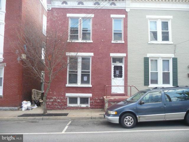 212 N Locust St, Hagerstown, MD 21740 - photo 1