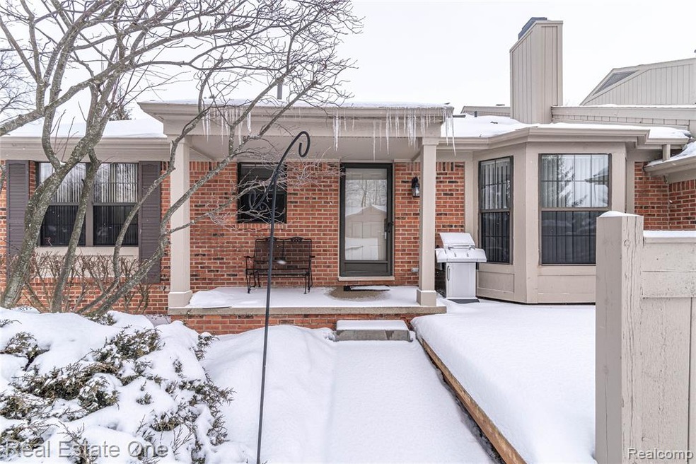 7167 Danbrooke, West Bloomfield, MI 48322 - photo 1