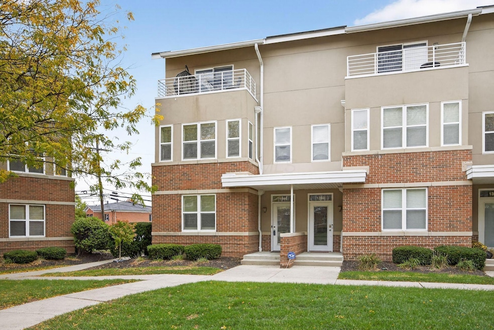 002_-e60000d64ddf_j upper 226