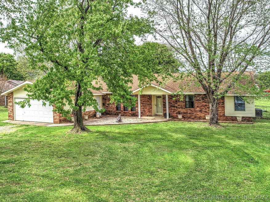 603 E 16th St, Chouteau, OK 74337 - photo 1