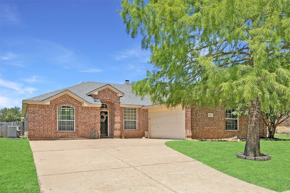 205 N Bending Oak Ln, Wylie, TX 75098 - photo 1
