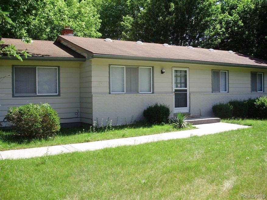 3555 W Tienken Rd, Rochester Hills, MI 48306 - photo 1