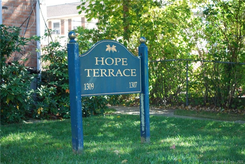 1309 Hope St unit B7, Stamford, CT 06907 - photo 1