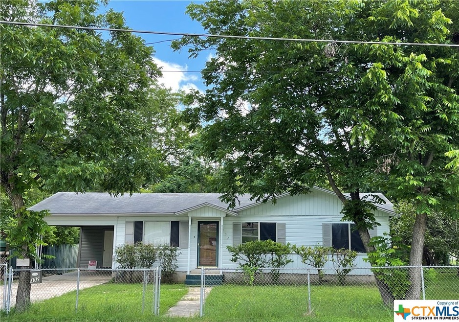 302 Comal St, San Marcos, TX 78666 - photo 1