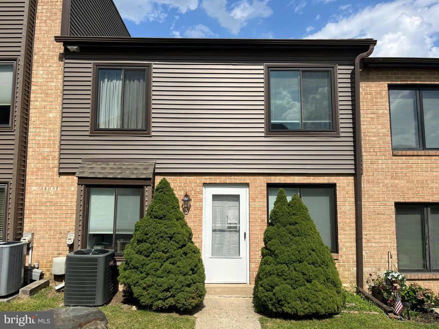 Altemus Farms unit G2, Brookhaven, PA 19015 - photo 1