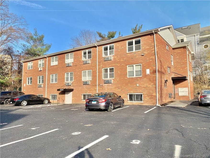 114 Grove St unit 12, Stamford, CT 06901 - photo 1