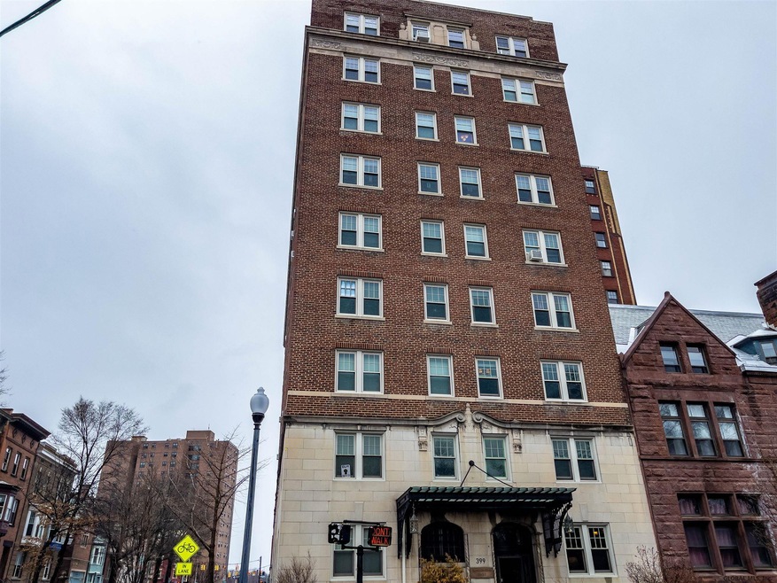 399 State St unit 402, Albany, NY 12210 - photo 1