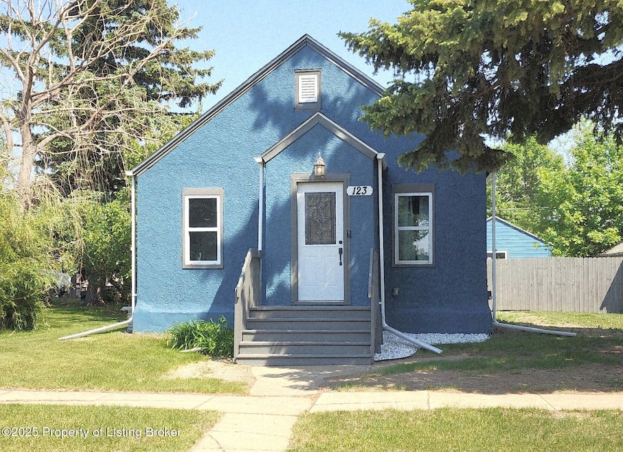 123 3rd Street N, Richardton, ND