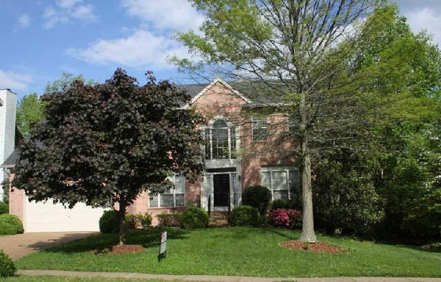 Welcome home to 773 Glen Oaks Dr.   Cheswicke Farms has a Community Pool   walking trail access to McEwan retail shops: Whole Foods, Brixx Pizza, The Bottle Shop, 32 Degrees Yogurt Bar, Bricktops, Pei Wei, and other boutique shops. 