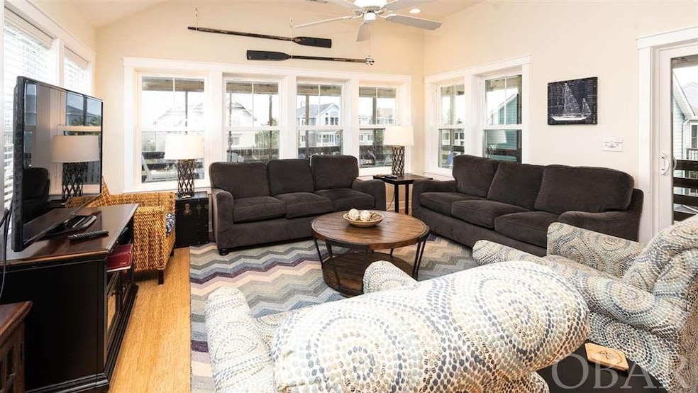 Sold $1,085,000 • Co-Listing Agent