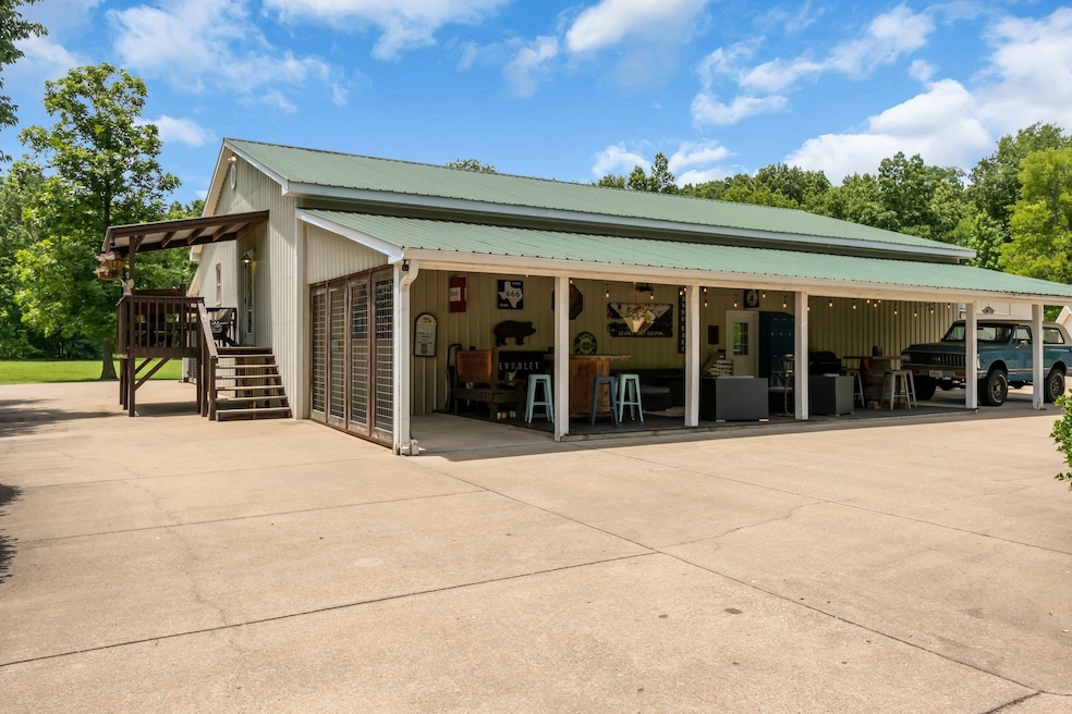 1532 Matlock Dr, Chapmansboro, TN 37035 - photo 1