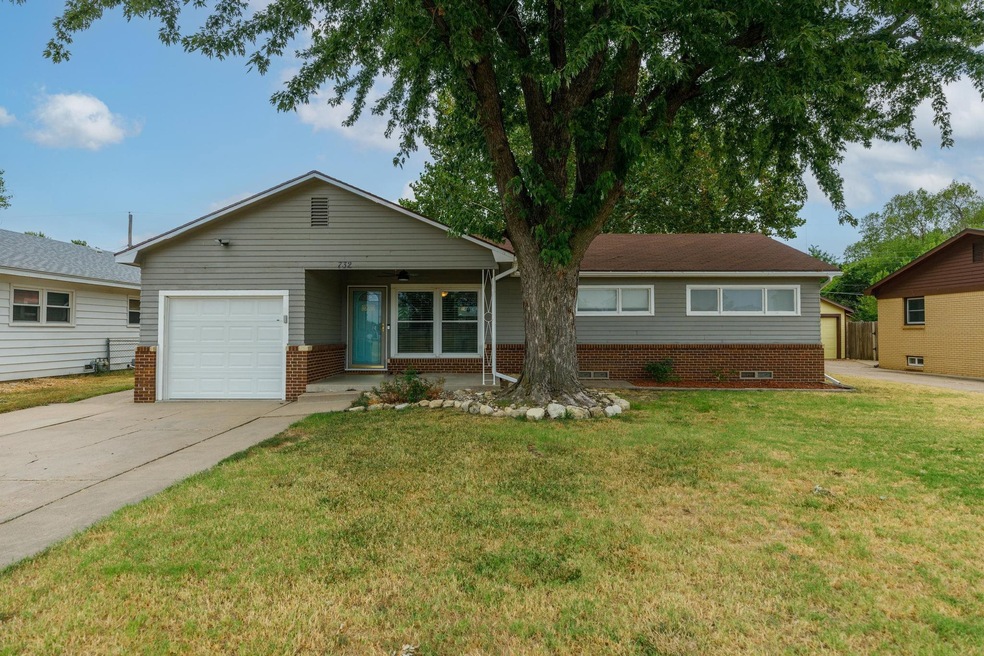 732 N McComas