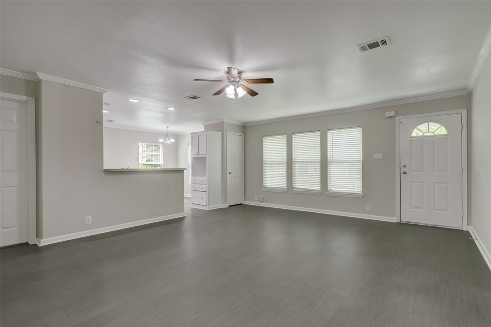 1041 Reverend b j Lewis Dr unit B, Houston, TX 77088 - photo 1