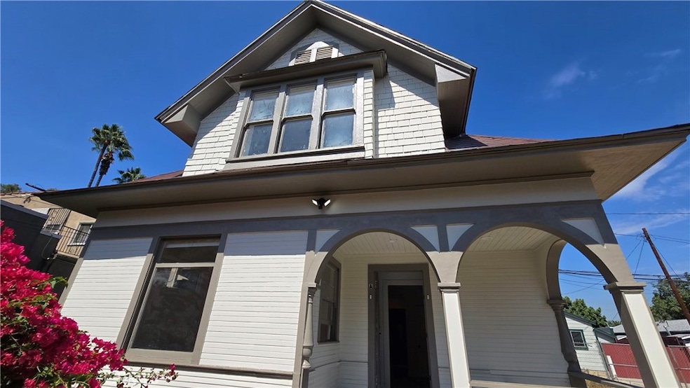 975 N Park Cir unit A, Long Beach, CA 90813 - photo 1