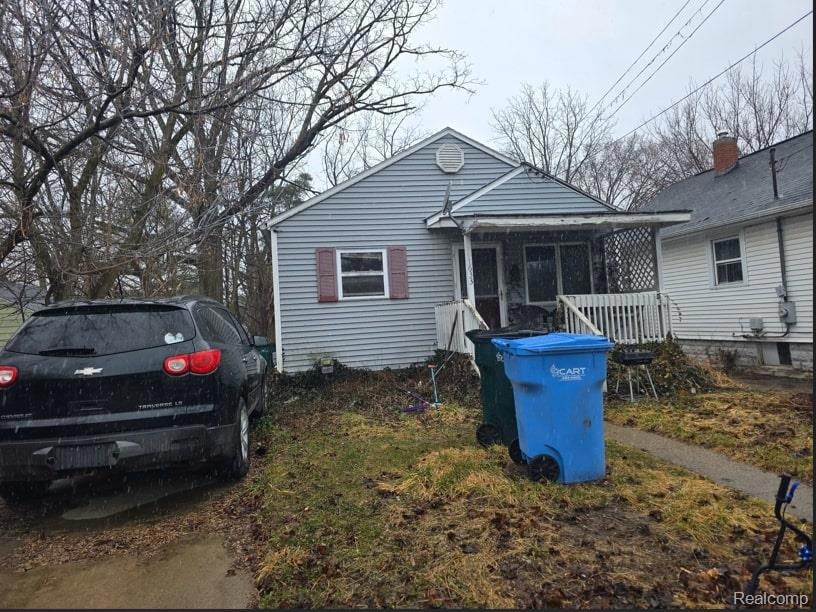 1633 Illinois Ave, Lansing, MI 48906 - photo 1