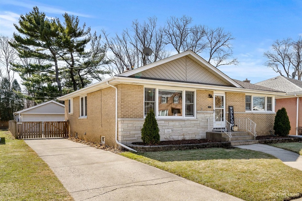 10045 Drury Ln, Westchester, IL 60154 - photo 1