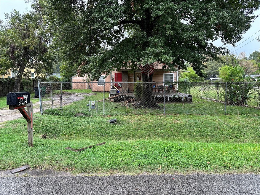 9509 Shoreham St, Houston, TX 77093 - photo 1