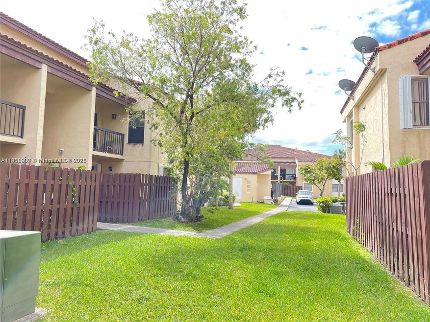 680 W Park Dr unit 3201, Miami, FL 33172 - photo 1