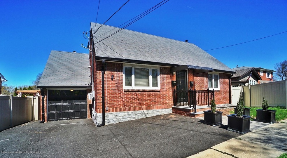 125 Beverly Ave, Staten Island, NY 10301 - photo 1